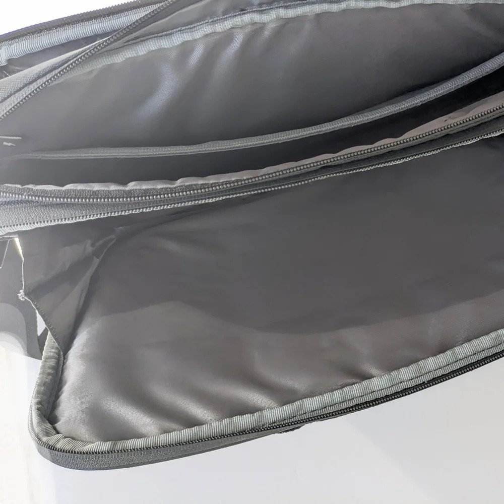 Dell 16 inch Professional Laptop Carrying Bag - Picture 3 of 4